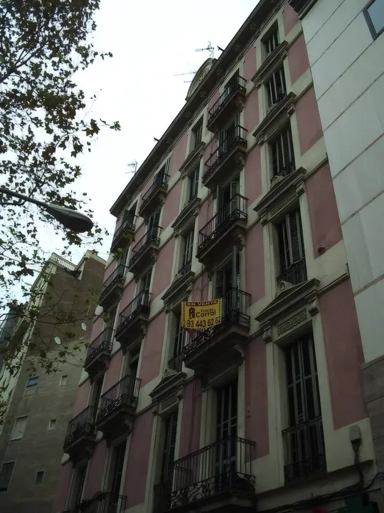 Renting in Barcelona: contracts, deposits, Incasol and your tenant rights, explained