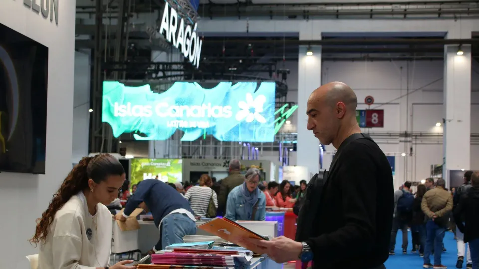 B-travel Fair Draws 25,000 Amidst Shift to Local Tourism