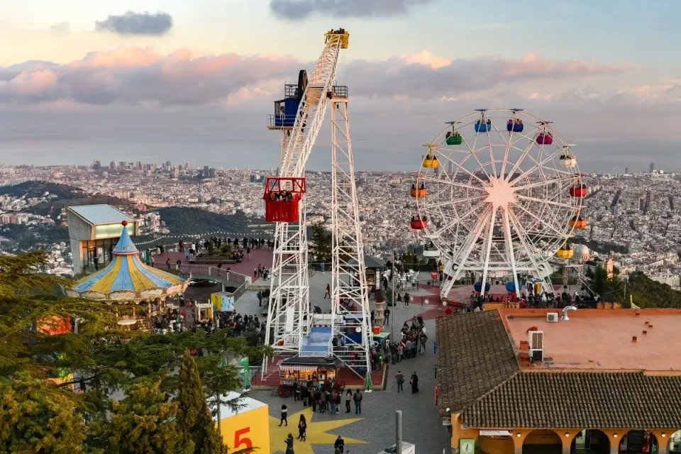 Barcelona in April: a Guide to Sant Jordi, Festivals & Art