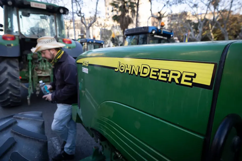 Catalan Farmers Protest ZEPA Expansion in Barcelona