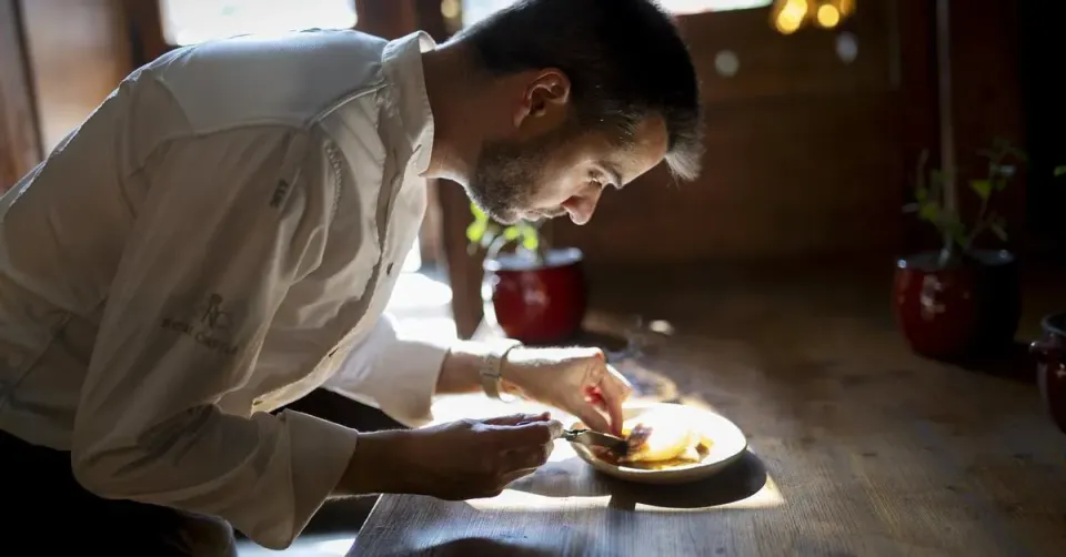 Barcelona’s Suculent Restaurant Thrives in Raval Despite Tourism Warnings