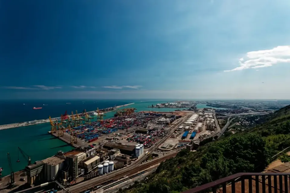 Badalona Port Worker Killed in Metal Structure Collapse