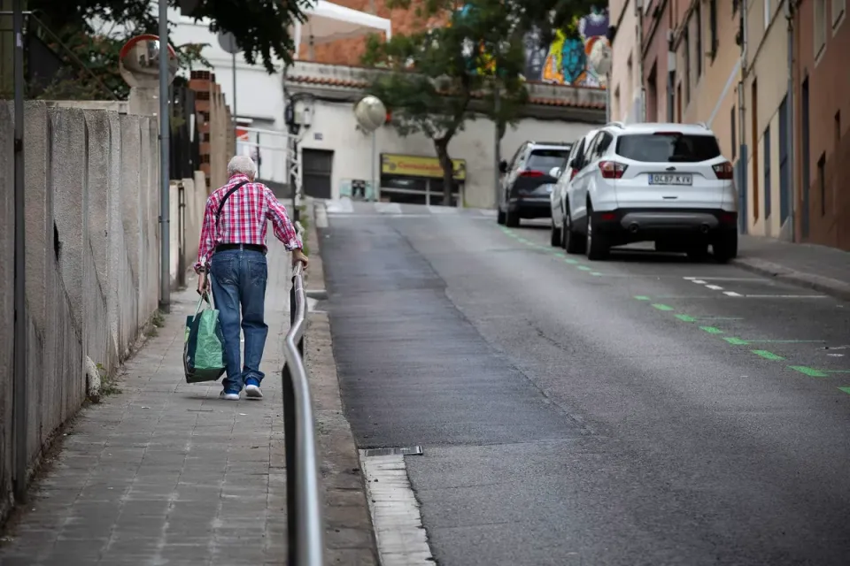 Barefoot Climber Nabbed for 16 Barcelona Heists
