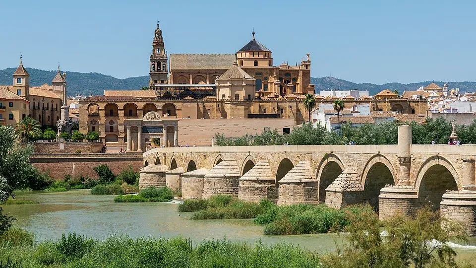 Vueling launches Barcelona–Córdoba route with twice-weekly flights