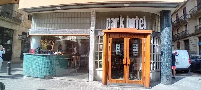 Tourist tax hike sparks rift between Barcelona’s hoteliers and Collboni’s city hall