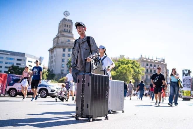 Barcelona tourist flats association promotes anonymous tip-offs on illegal apartments and rooms