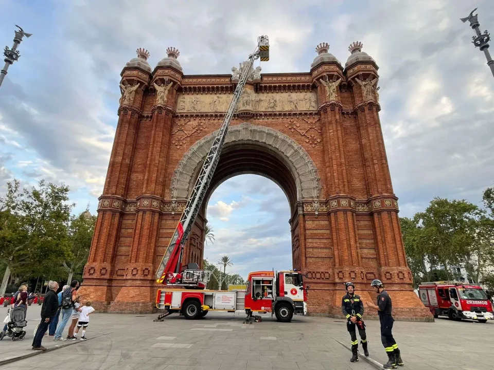 Arc de Triomf and Colom monument to get major restoration