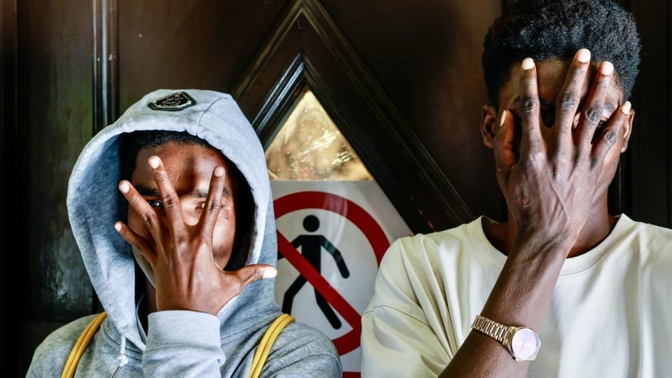 Menores migrantes en Barcelona, en el limbo legal tras ser declarados adultos
