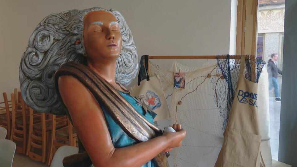 La Barceloneta desvela 'La Salina': el mascarón de proa que simboliza el mar y la sabiduría femenina