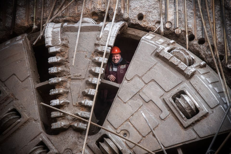 L8 FGC Extension: Tunnel Boring Head Arrives at Gran Via