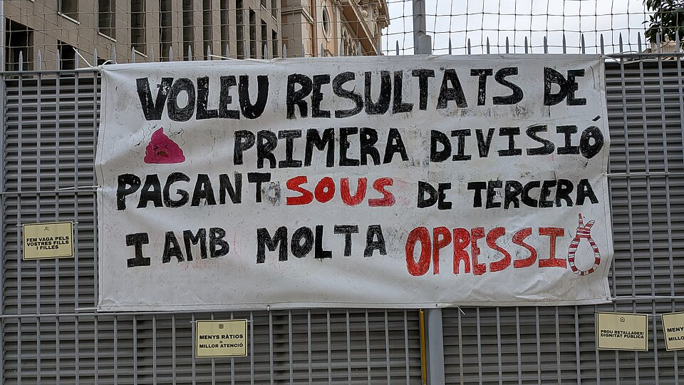L'Hospitalet Teachers Face Reprisals for Strike Action