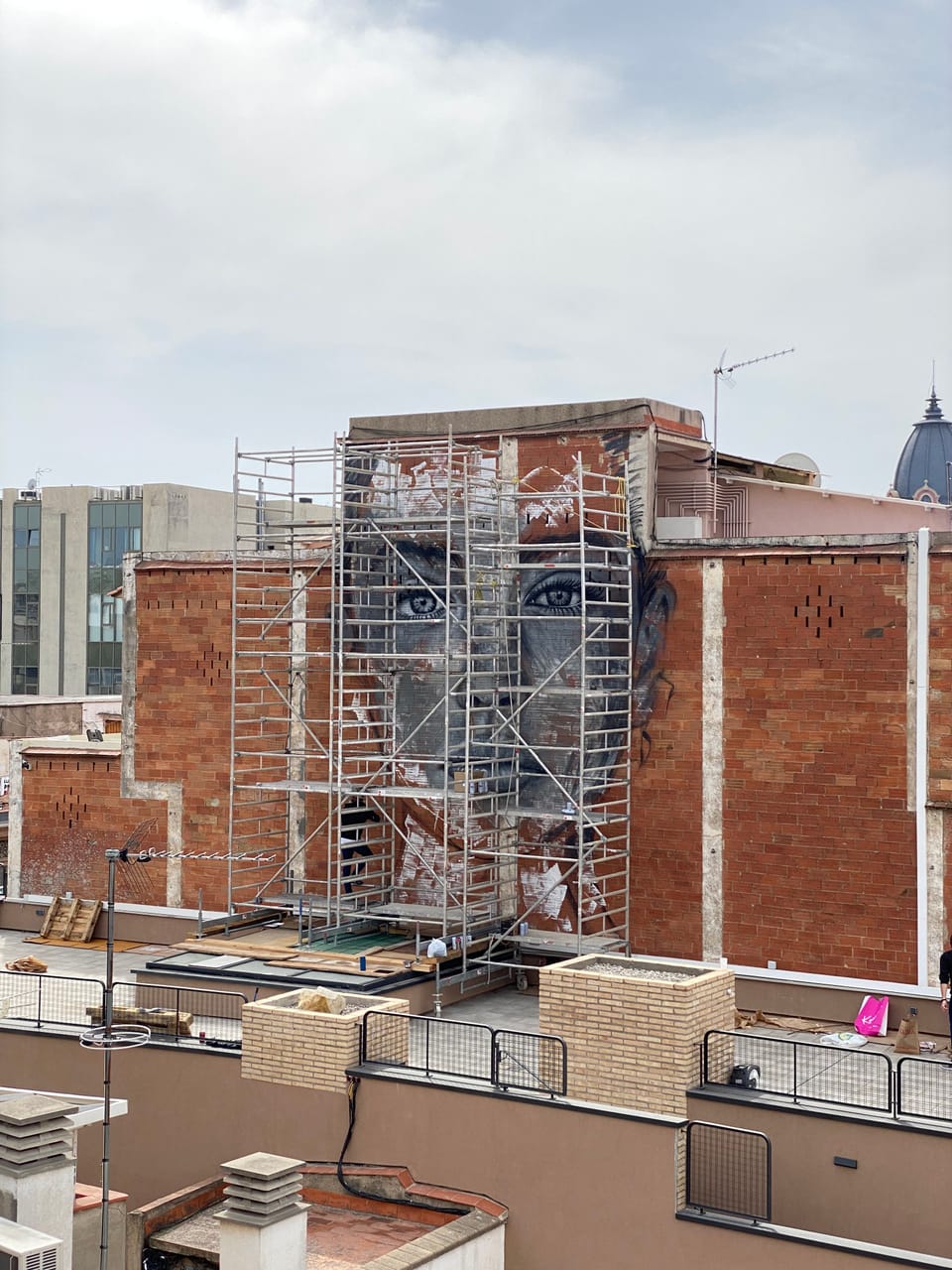 Illa unveils plan to cut building permits to one month