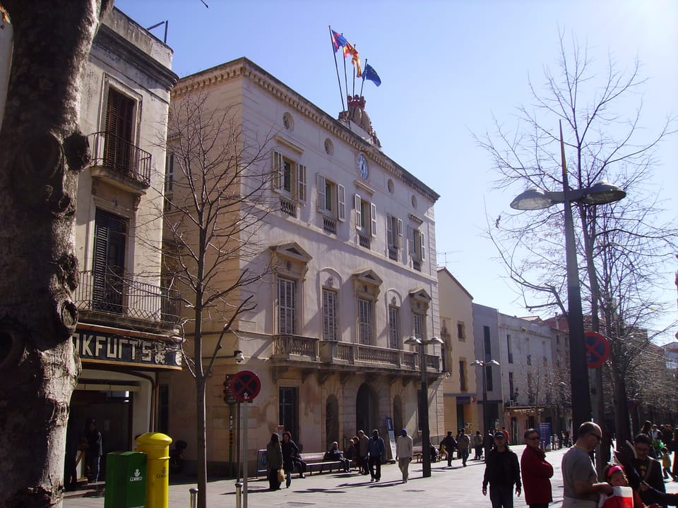 The featured image shows the N-II road in Mataró, where the Catalan government plans a €9 million road-calming tender.