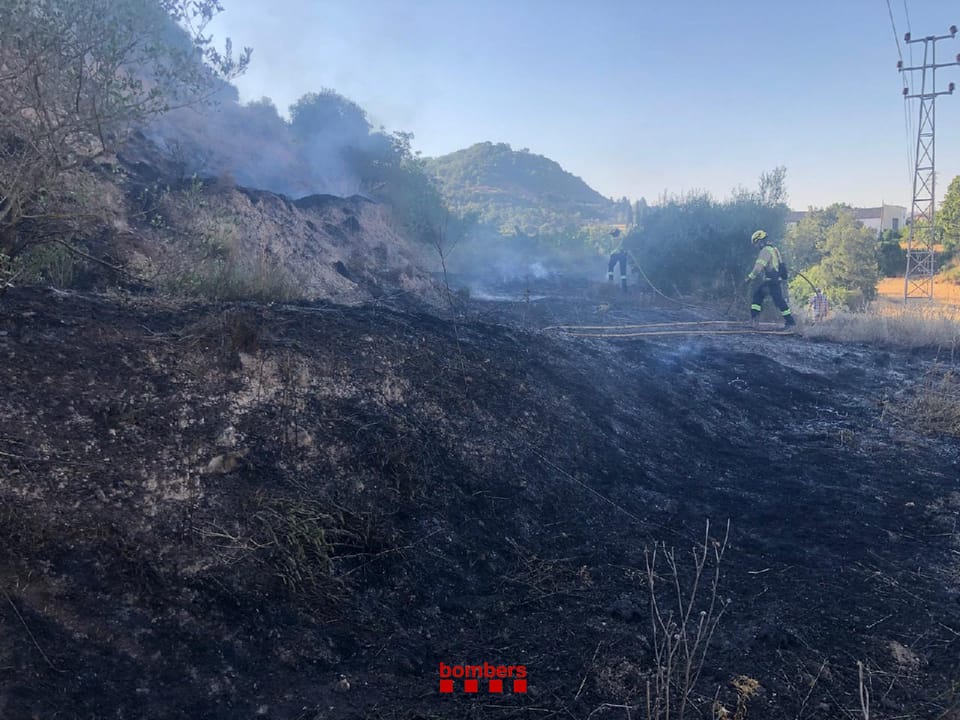 Seven towns still confined over Les Gavarres fire