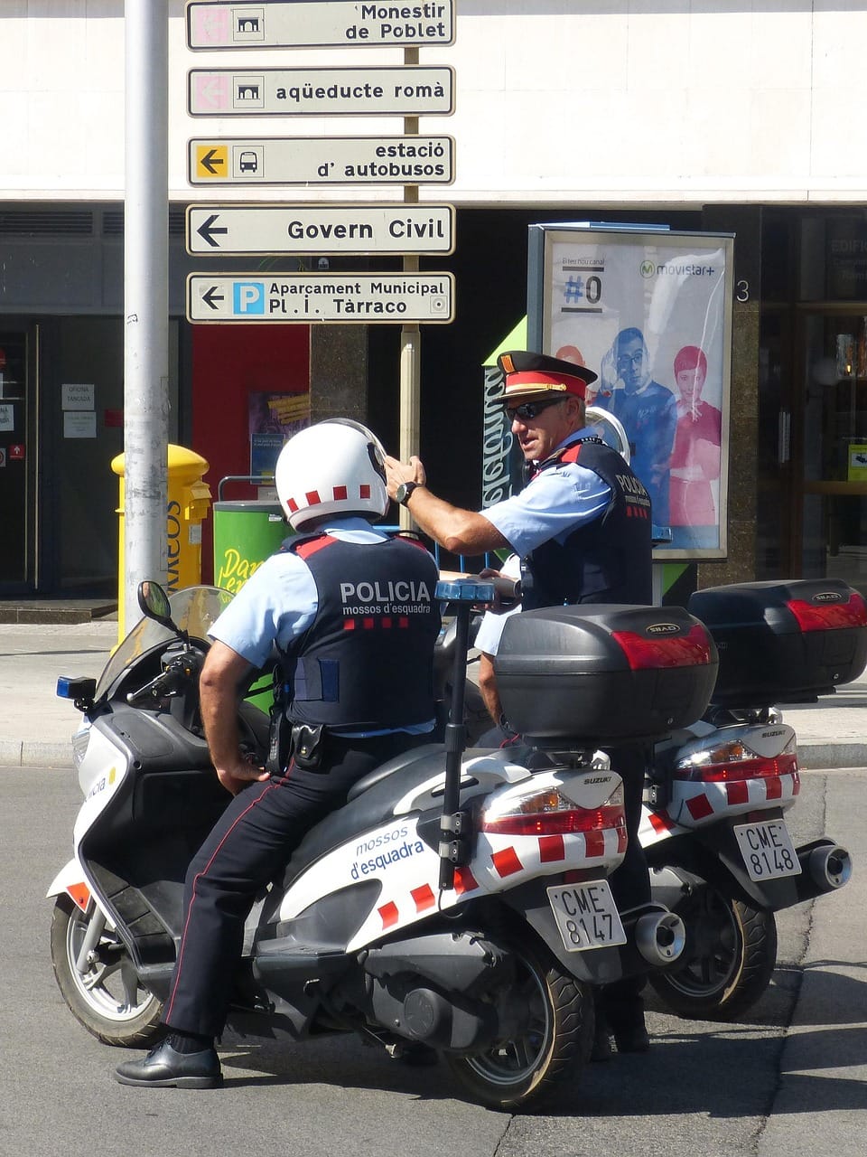 Police investigation scene near Ferran Puig street in Barcelona's Putxet neighbourhood.