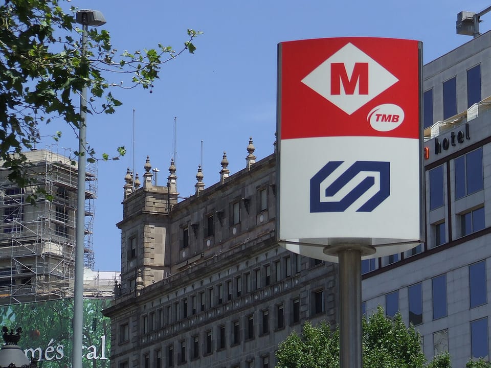 Passengers move through Barcelona Sants station, one of the city's busiest transport interchanges highlighted in reporting on theft hotspots.