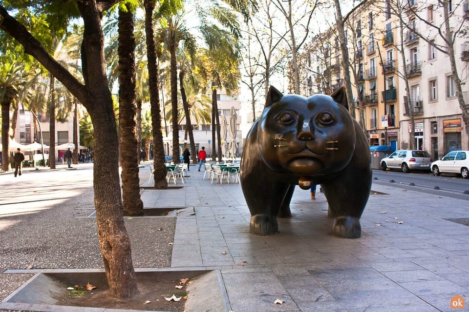 Plaça de Sant Agustí in El Raval, Barcelona, where a woman was robbed of her necklace while dining with two children.