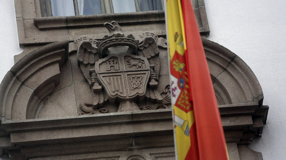 A row of electricity meters, illustrating electricity-trading allegations linked to Barcelona's Sarrià neighbourhood.