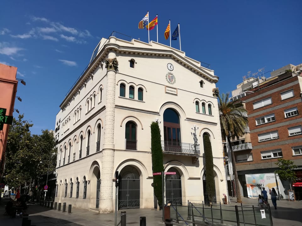 Co-op sues Badalona over hostel unpaid bills