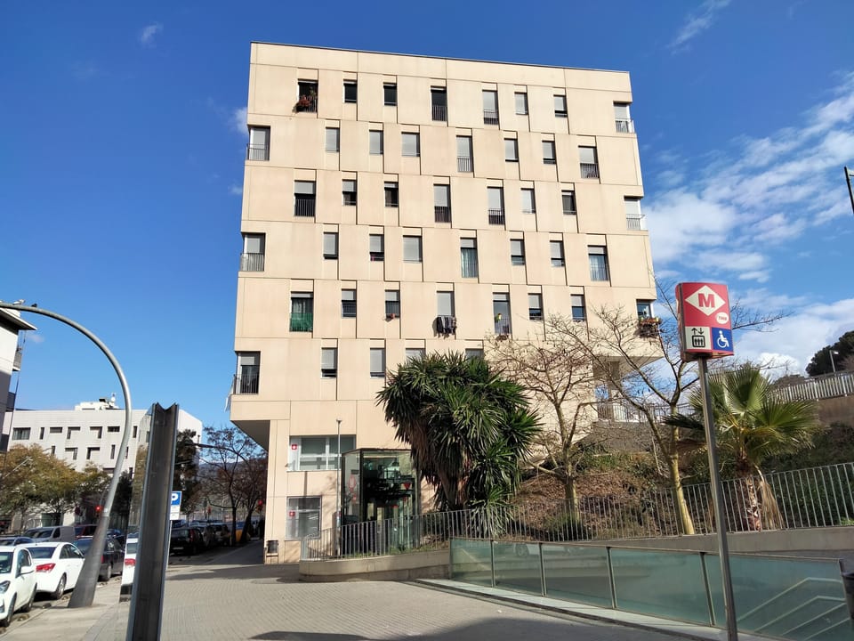 ERC Demands AC Fix in Barcelona Public Housing