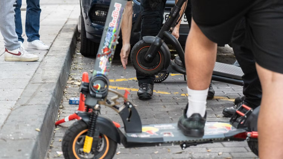 Joint Police Sweep Targets Scooter Crime in Badalona and Santa Coloma