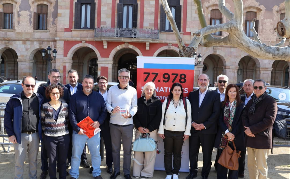 Teachers call Catalonia-wide strike for school opening