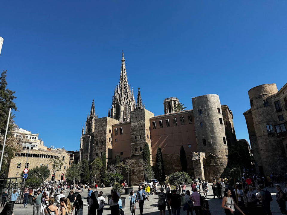 Casa Aroa Hotel Reopens in Gothic Quarter