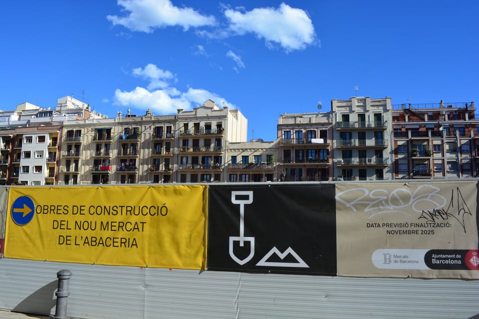 An architectural visualisation of the planned Quiró housing and community development in Gràcia, Barcelona.