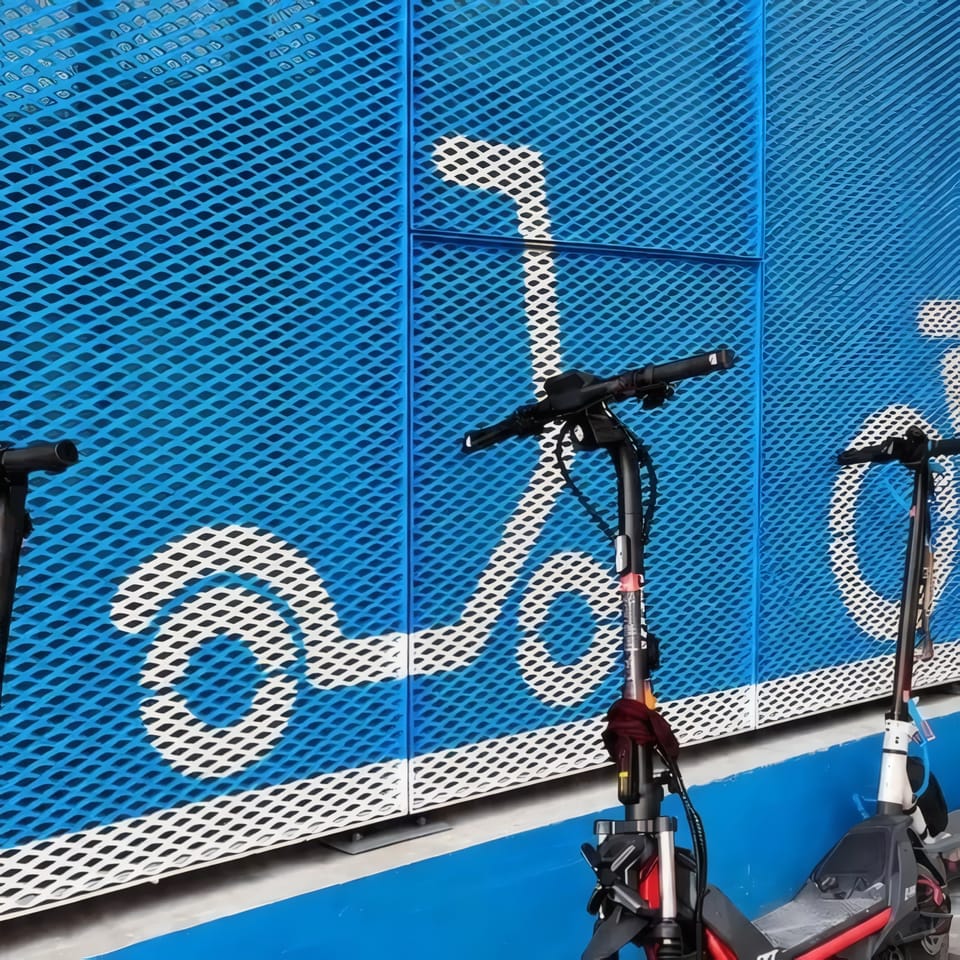 Scooter Chase Leads to Stolen Luxury Handbags in L'Hospitalet