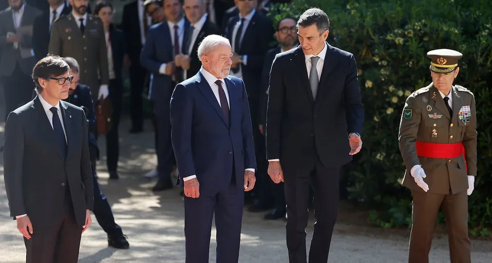 Illa Balances Global Stage with Domestic Crises in Barcelona