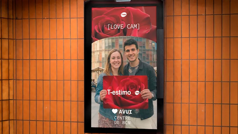 TMB Brings Back 'Love Cam' for Sant Jordi at Diagonal Station