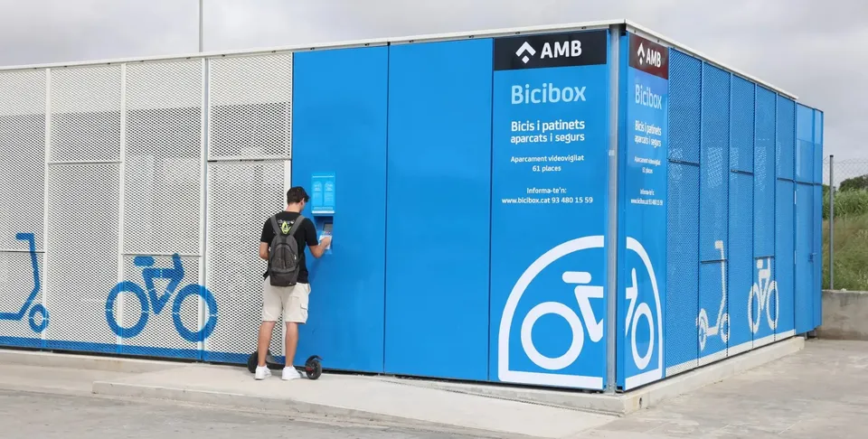 El Prat estrena un nuevo Bicibox en su estación de Rodalies