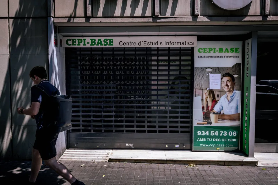 Cierre de Cepi-Base en Barcelona deja a 200 estudiantes en la incertidumbre