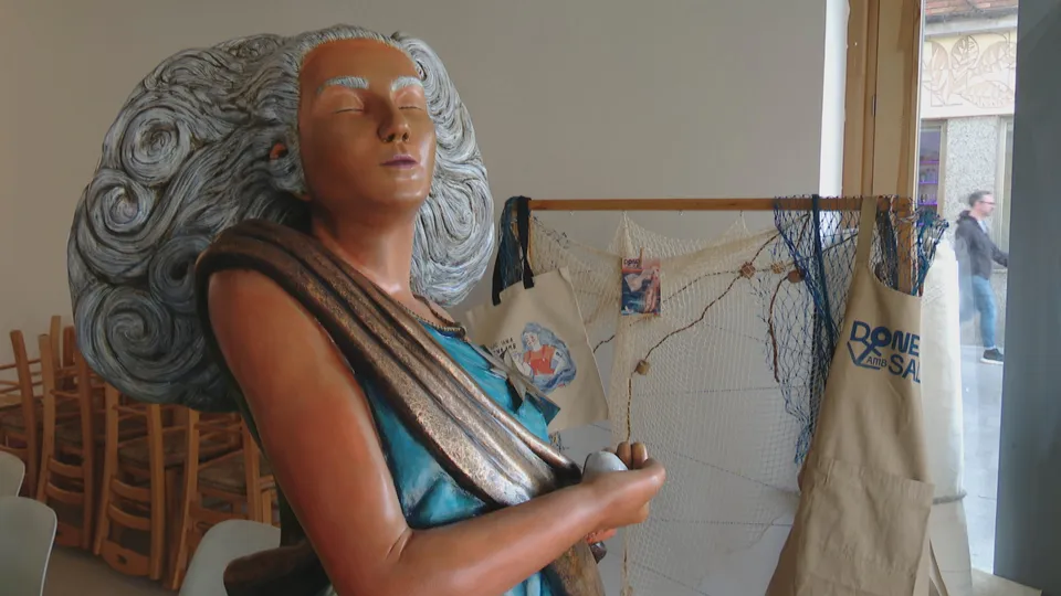 La Barceloneta desvela 'La Salina': el mascarón de proa que simboliza el mar y la sabiduría femenina