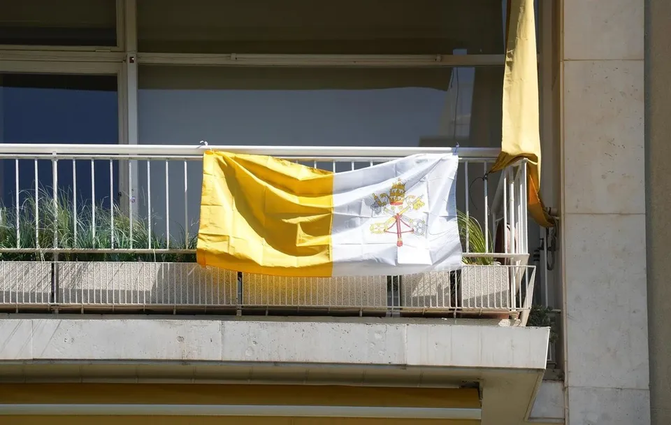 Personalidades catalanas piden al Papa que rece en catalán