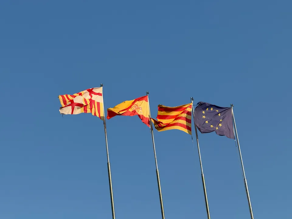 Spain Ties Catalan Language Bid to EU Enlargement