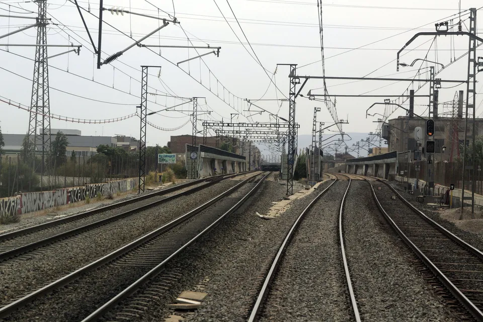 Adif Imports Copper Cables to Counter Thefts in Catalonia