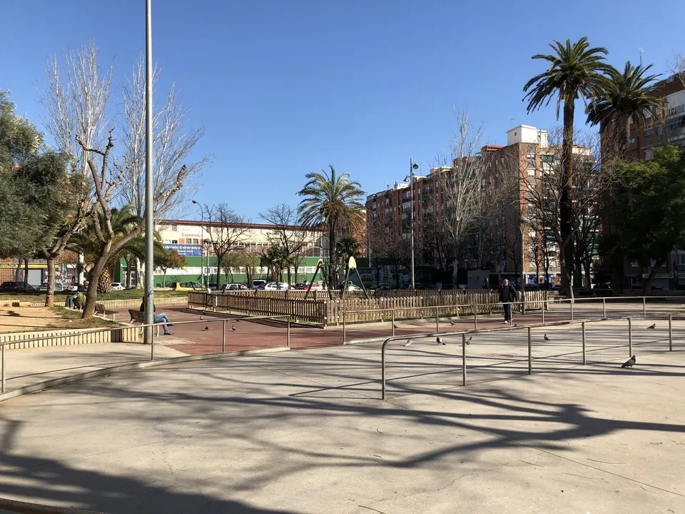 Man Arrested in Badalona with Illegal Firearm and 634 Cartons of Tobacco