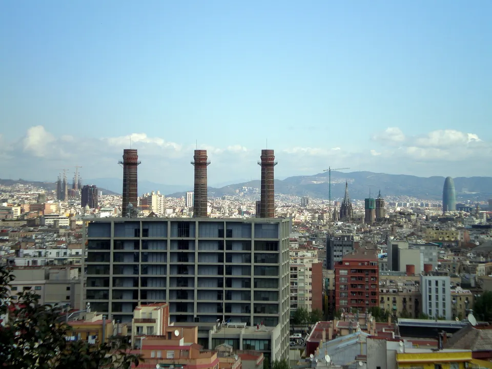 Residents Suffer as Occupied Flat Plagues Poble-sec Building